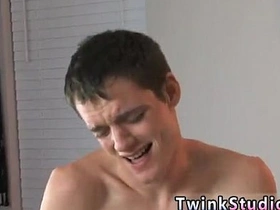 忧郁系亚裔男同志色情片 凯莱布·科尼姆初来乍到跃跃欲试 gay asian videos sex