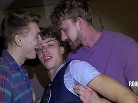 确保Law被我们干进小嫩屁眼 xxl chinese gay porn