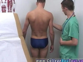 亚洲男孩体检故事男同色情 我让他知道我准备... gay porn in japan