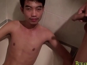 亚洲人颜射尿尿 gay porn japanese train