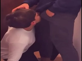 送披萨的小哥毫不留情地干我 taiwan bear gay porn