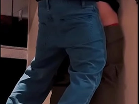 发情的同学趁家里没人把他的鸡巴塞进来 flimsy chinese porn gay