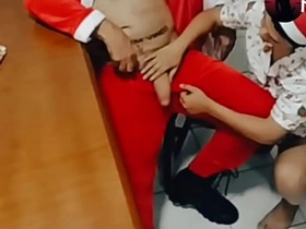 圣诞到了 圣诞老人带来了礼物 chinese army happy-go-lucky porn