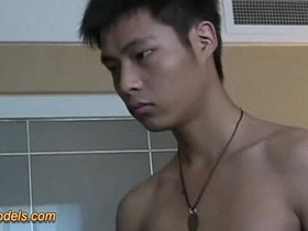 可爱光滑亚洲少年打飞机 korean middle gay porn
