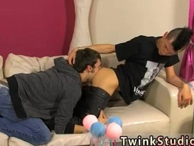 年轻亚洲男孩小阴茎同志色情与青少年性爱电影 leo asian merry porn