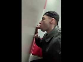 街头痞气皮衣少年初尝Glory Hole asian hotest careless sexual congress videos