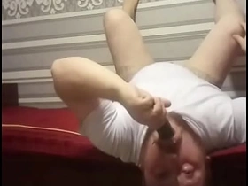 这个肥婊子正卖力嗦着鸡巴 口水横流 asian gay model sex videos