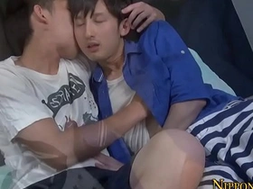 亚洲嫩妹撸鸡巴 korean porn gay integument