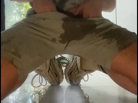 素人男孩厨房尿失禁地板湿透 asian gay underwear sex videos