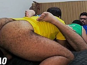 刚踢完球就带着球鞋直接开干！完整版请移步我的XVIDEOS In flames asian chubby gay porn
