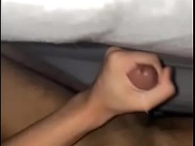 亚裔小骚货揉搓发情的鸡巴 china twink gay porn