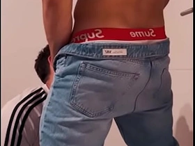 单身派对上的直男男友偷偷在派对角落操我 china porn gay