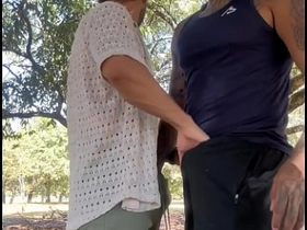 在公园里边跑边约炮 asian handsom gay sex videos