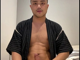 穿浴衣的亚洲男孩打飞机 bbc and asian gay porn