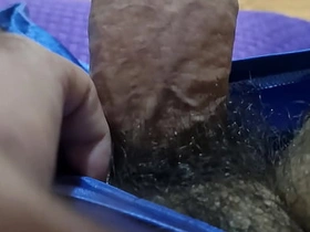 毛茸茸的骚货打飞机。跟我一起来！ sg gay porn