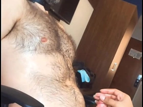 性感水獭男伊森III - 清晨挤奶V切片段/抢先看 gay porn blowjob asian