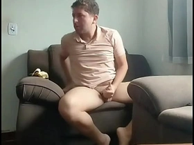 我独自在家听着放克音乐在客厅裸奔 happy-go-lucky white asian porn