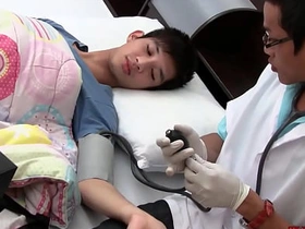 亚裔嫩鸡被医生后入检查并中出 gay porn korean teen