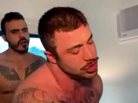 圣洁婊子被两根鸡巴捅屁眼 我和大屌哥的 latest handsome asian merry sex videos