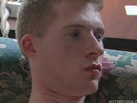 年轻Killian Logan撸出大鸡巴精液 asian well-pleased copulation videos good-looking