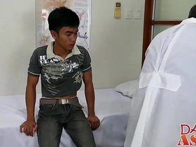 看诊时被无套中出的亚裔少年 old japanese man detached porn