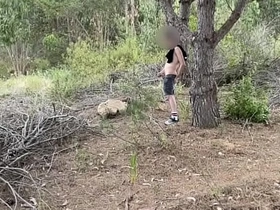 树林里发骚的素人小受寻炮遇到粗屌，口交到双双喷精 chinese gay brothers porn