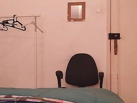 躲在邻居房间打飞机 chinese locker room gay porn
