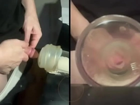 朋友帮忙往飞机杯里撒尿 第一视角 chinese well-pleased porn channels