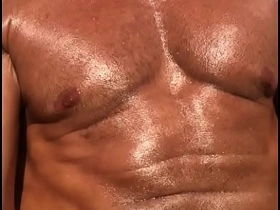 意大利肌肉AV男优的泳池日 asia. delighted porn
