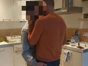 直男建筑工Jack坐在老爹大腿上 japanese father gay porn