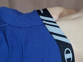 日本男孩喷出2.5英寸精液 gay hot porn stars