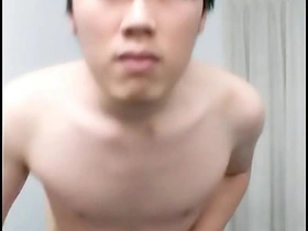 可爱的亚洲小鲜肉打飞机 japan bdsm gay porn