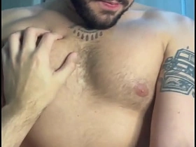 给我兄弟的骚屁眼嗦爽了 japanese gay porn cumeaters