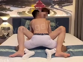 Gymbigdick狂干亚裔业余伪娘大屁股 chinese old young gay porn