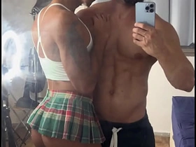 穿迷你裙的骚货被大鸡巴猛男干 gay porn 18 chinese
