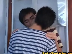 瘦亚裔69后传教士体位无套被操 japanese hot gay porn