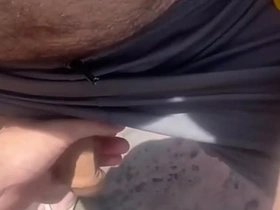 在小路上接老爸子的浓精 asian gay sex videos on asiangaysite
