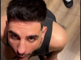 等外卖却等到送货员的鸡巴 hot brazil gay porn