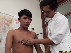 亚洲医生检查小鲜肉屁股 chinese monkey gay porn