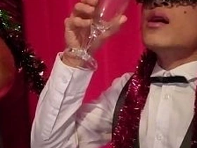 新年快乐！法亚混血嫩男Jon Arteen打飞机射进杯子喝自己的精液 boy gay intercourse videos asian