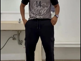 游泳课前撸管实录 porn japanese oldman gay