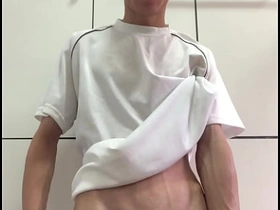 大屌哥炫耀勃起巨根 asian boxing uncaring porn