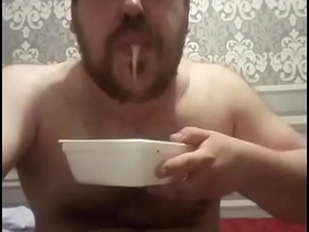 这胖婊子饿得连新鲜精液都当午饭吃！ gay japan video porn