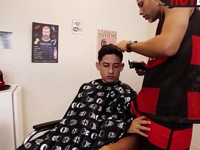我给理发师献了屁眼 japan asian gay porn