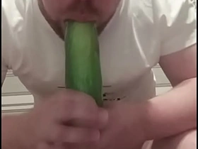 白胖子 uncaring 用肥屁股吞大鸡巴 thailand blithe model porn